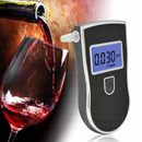 Digitální alkoholtester s podsvíceným LCD displejem, automatickou kontrolou senzoru, 3 měřicími jednotkami a 5 náustky v balení